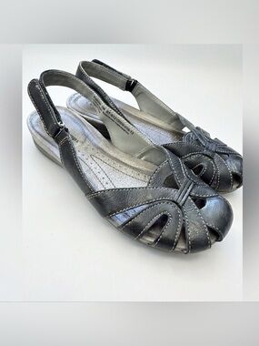 BareTraps Women’s Rory Black Slingback Leather Sandals Size 7